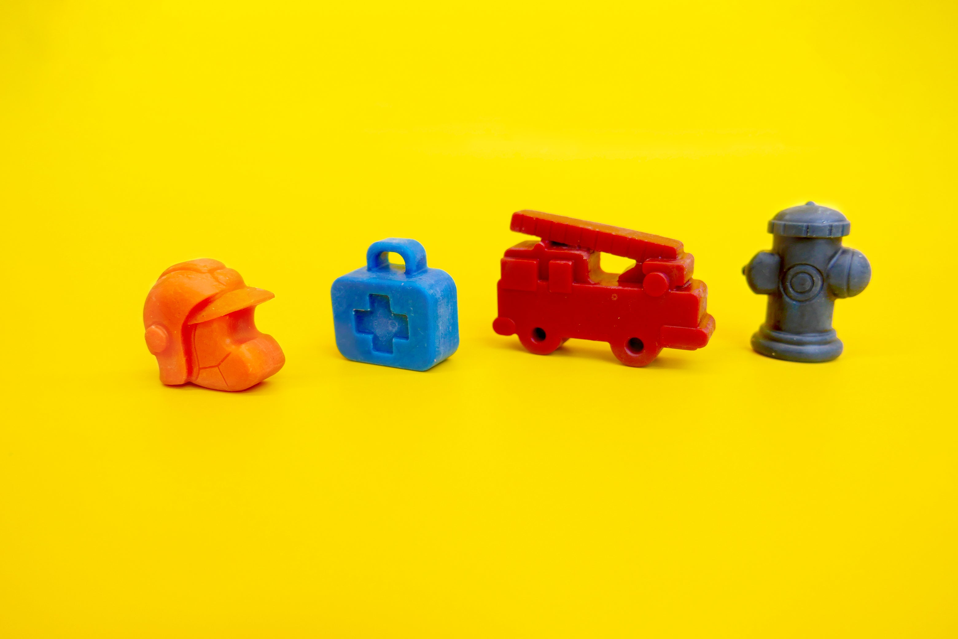 MiniFab: Fire Engine Crayons Set